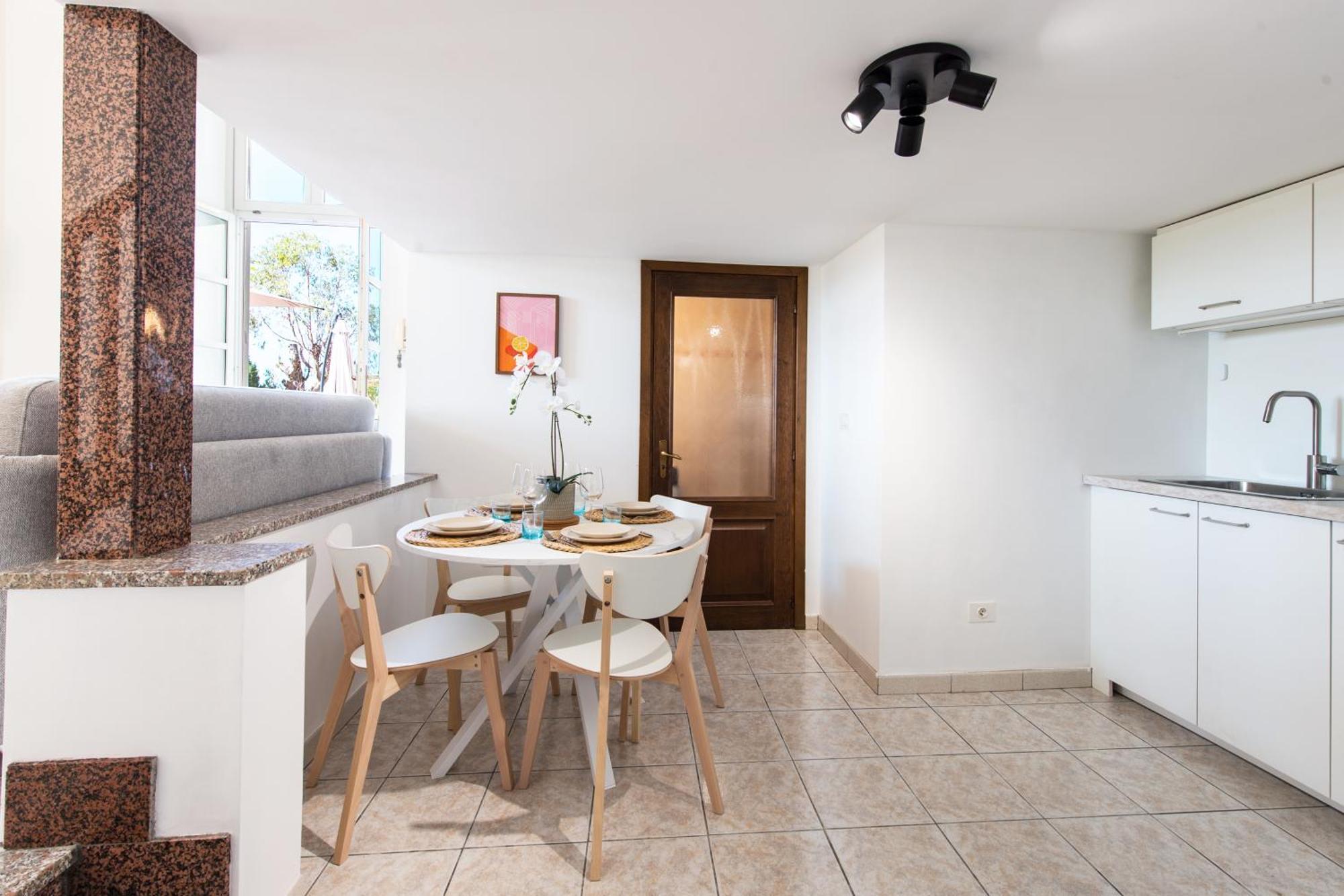 Oliviers -Agreable 2 Pieces Dans Maison Bourgeoise 芒通 外观 照片