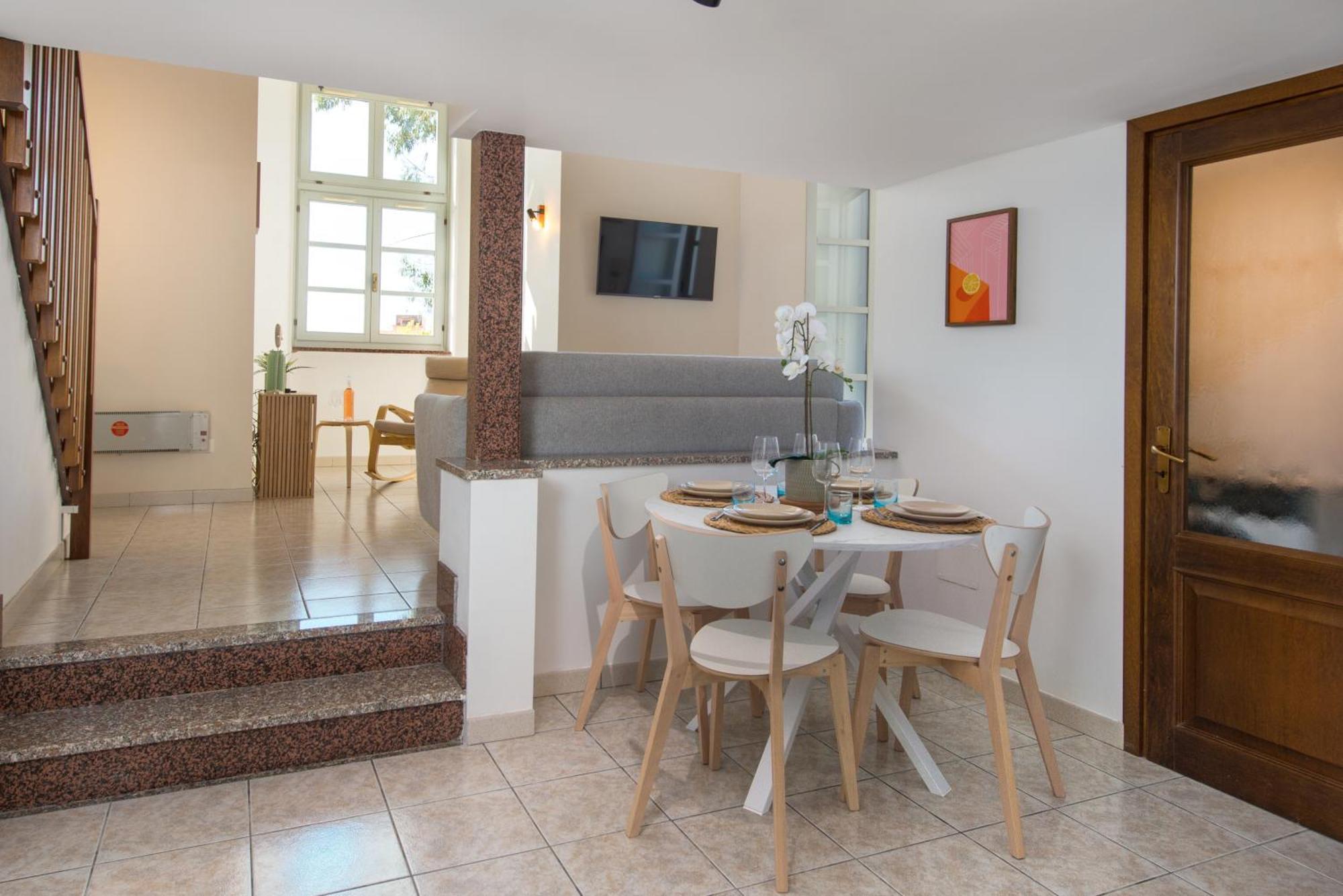 Oliviers -Agreable 2 Pieces Dans Maison Bourgeoise 芒通 外观 照片